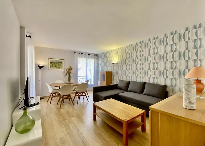 Le Beaugency Near Paris & Disneyland